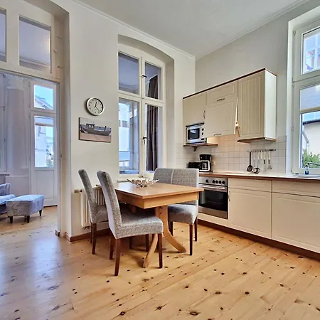 Ahlbeck Haus 1 *