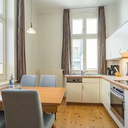 Ahlbeck Haus 1 ヴィラ