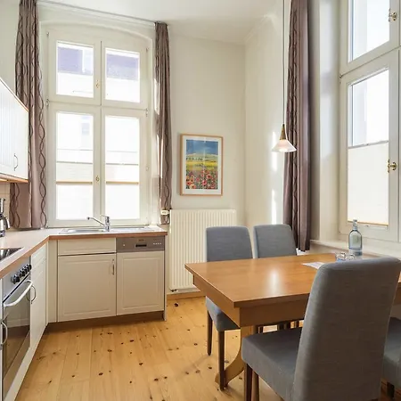 Ahlbeck Haus 1 ヴィラ